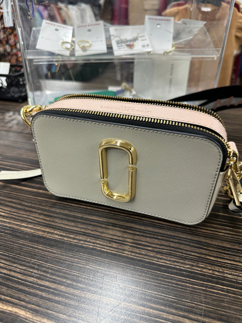 Used Marc Jacobs Small Leather Handbag 60031-S000788662 Vist Large View of Product Image Which is Used Marc Jacobs Small Leather Handbag