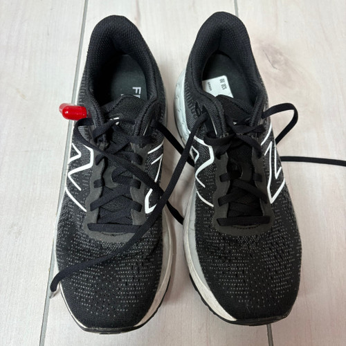 Used New Balance Performance Shoes 9.5 60093-S000373032 Vist Large View of Product Image Which is Used New Balance Performance Shoes 9.5