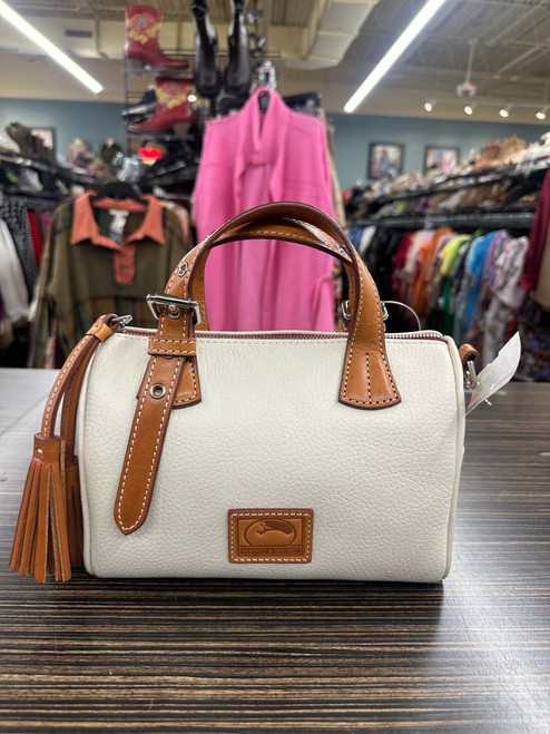 Used Dooney & Bourke Small Leather Handbag 60031-S000788777 Vist Large View of Product Image Which is Used Dooney & Bourke Small Leather Handbag