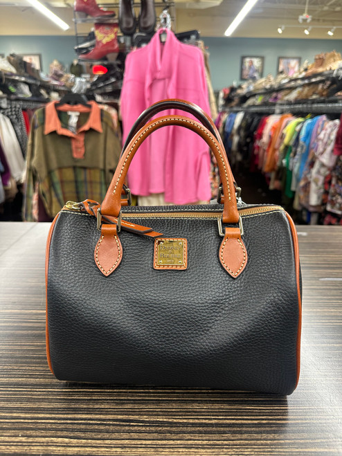 Used Dooney & Bourke Small Leather Handbag 60031-S000788781 Vist Large View of Product Image Which is Used Dooney & Bourke Small Leather Handbag
