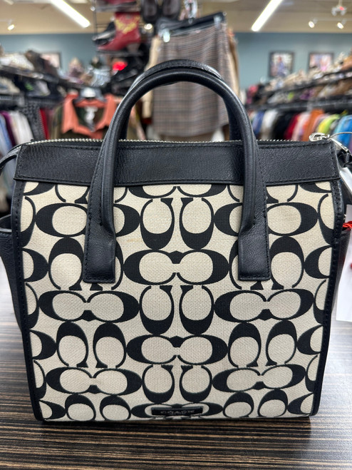 Used Coach Large Handbag 60031-S000788779 Vist Large View of Product Image Which is Used Coach Large Handbag