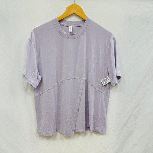 Used Lululemon Athletica Active Short Sleeve M-8/10 60003-S000877001 Vist Large View of Product Image Which is Used Lululemon Athletica Active Short Sleeve M-8/10
