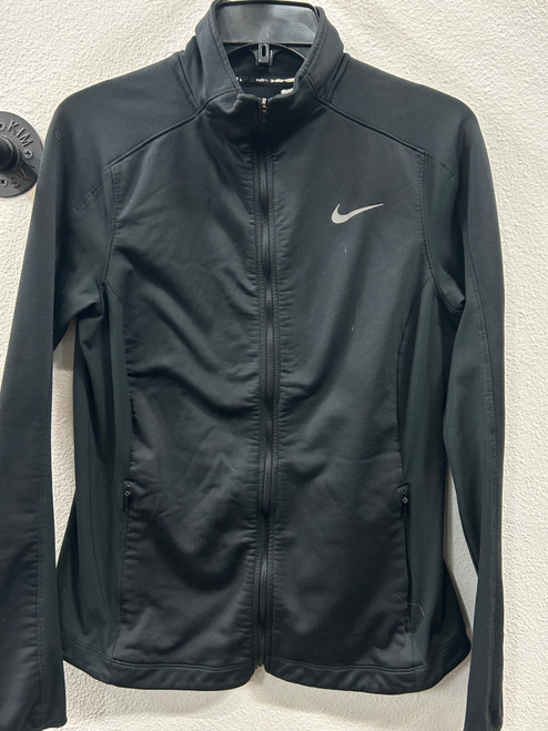 Vist Large View of Product Image Which is Used Nike Active Long Sleeve M-8/10