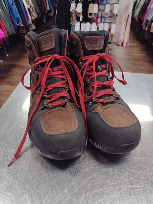 Vist Large View of Product Image Which is Used Keen Mens Winter Boots 13