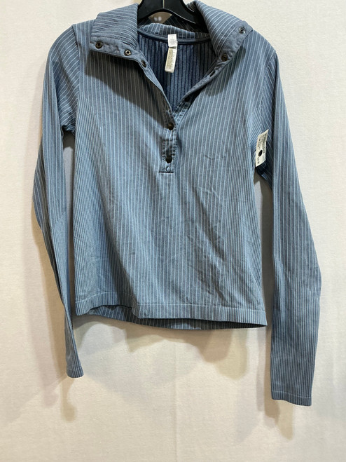 Used Athleta Active Long Sleeve S-4/6 60126-S000408720 Vist Large View of Product Image Which is Used Athleta Active Long Sleeve S-4/6