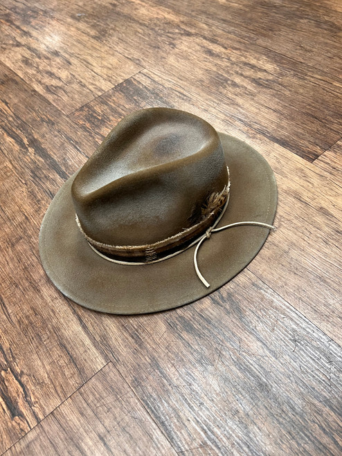 Used Unbranded Winter Hat XS 0-2/25-26 60043-S000899959 Vist Large View of Product Image Which is Used Unbranded Winter Hat XS 0-2/25-26