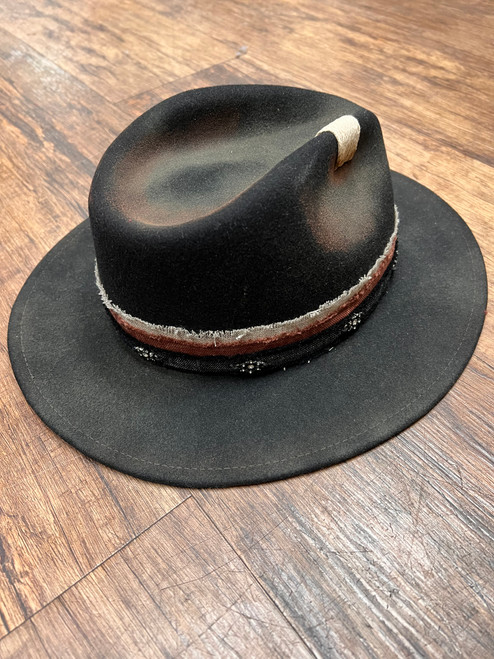 Used Unbranded Winter Hat XS 0-2/25-26 60043-S000899963 Vist Large View of Product Image Which is Used Unbranded Winter Hat XS 0-2/25-26