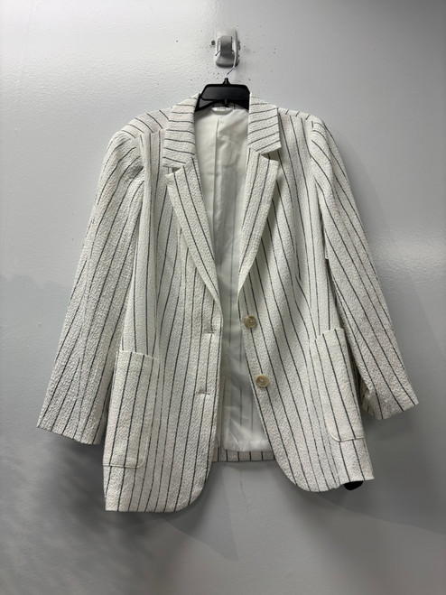 Vist Large View of Product Image Which is Used Penningtons Blazer 4X-24