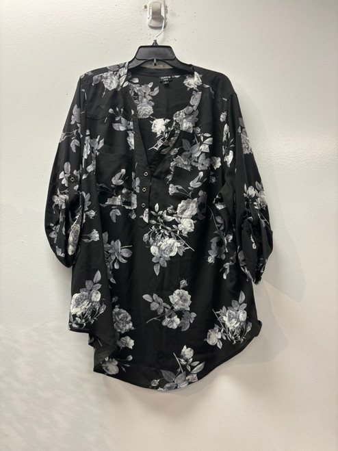 Vist Large View of Product Image Which is Used Torrid Short Sleeve Top 3X-22