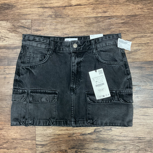 Vist Large View of Product Image Which is Used Zara Short Skirt 4-27