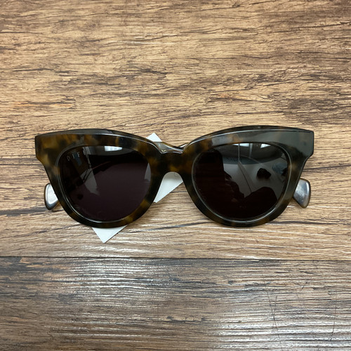 Vist Large View of Product Image Which is Used Diff Sunglasses