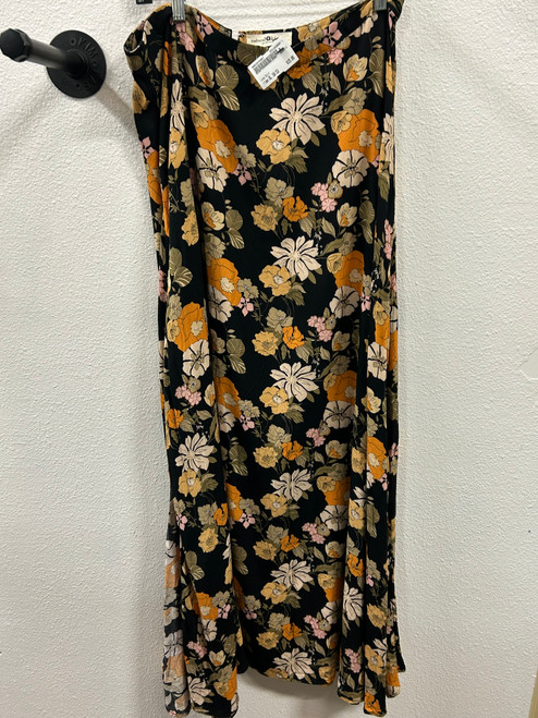 Vist Large View of Product Image Which is Used Unbranded Long Skirt XL 16/33