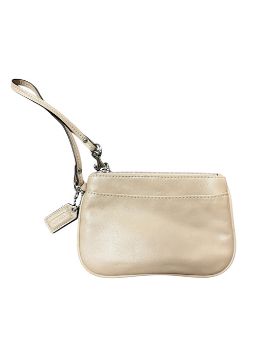 Vist Large View of Product Image Which is Used Coach Wallet