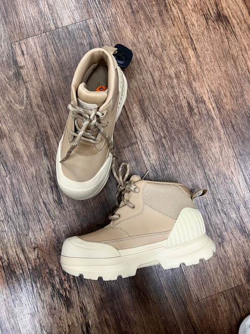 Vist Large View of Product Image Which is Used Ugg Australia Ankle Boots 5.5