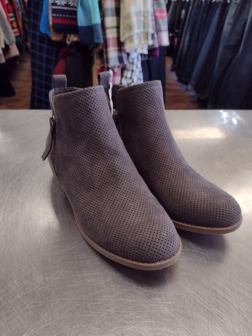 Vist Large View of Product Image Which is NWT Universal Threads Ankle Boots 7.5