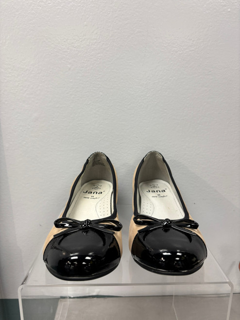 Vist Large View of Product Image Which is Used Jana Flats 7.5