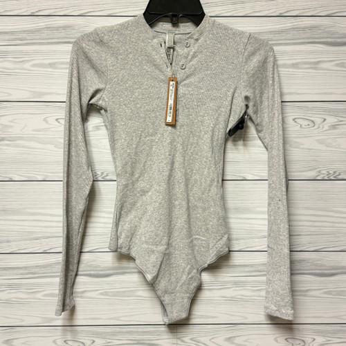 Vist Large View of Product Image Which is Used Unbranded Long Sleeve Top S-4/6