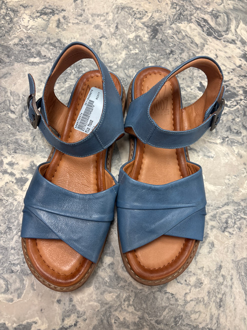 Vist Large View of Product Image Which is Used Miz Mooz Sandals 7.5