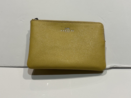 Vist Large View of Product Image Which is Used Coach Wristlet