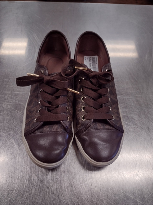 Vist Large View of Product Image Which is Used Michael Michael Kors Flats 8