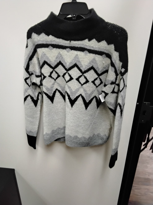 Vist Large View of Product Image Which is Used Maurices Lightweight Sweater M-8/10