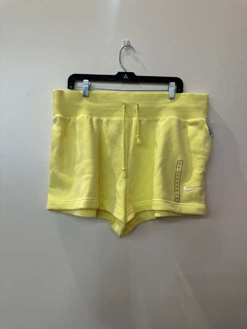 Vist Large View of Product Image Which is Used Nike Active Shorts 16-33