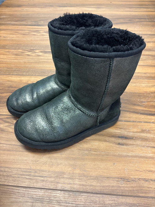 Vist Large View of Product Image Which is Used Ugg Australia Ankle Boots 7