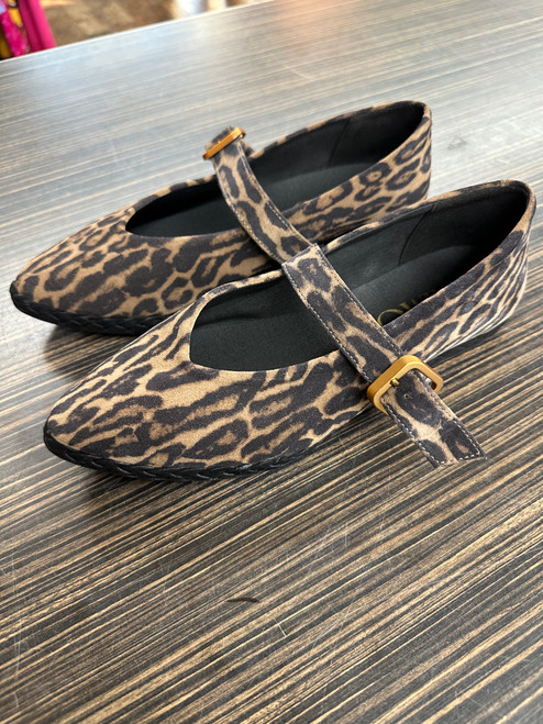 Vist Large View of Product Image Which is Used Unbranded Flats 7