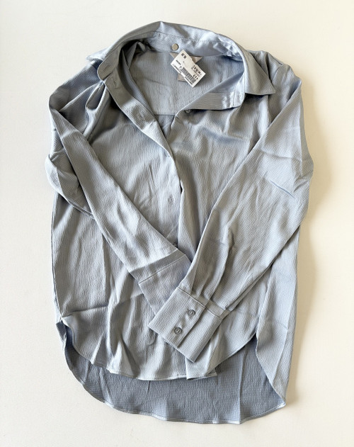 Vist Large View of Product Image Which is Used H & M Long Sleeve Top XS-0/2