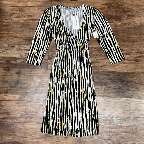 Vist Large View of Product Image Which is Used Leota Short Dress B S-4/6