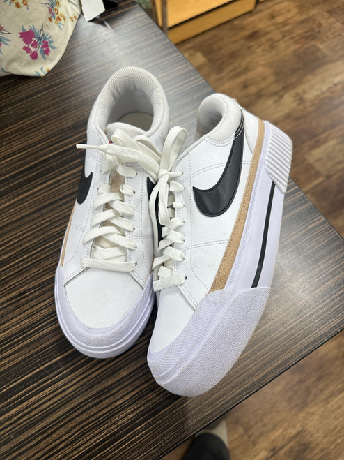 Vist Large View of Product Image Which is Used Nike Casual Shoes 8.5