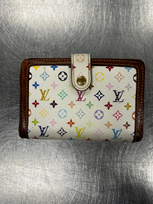 Vist Large View of Product Image Which is Used Louis Vuitton Wristlet