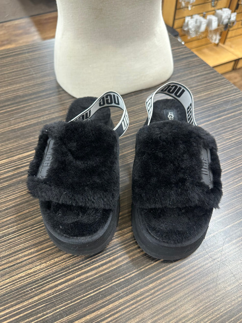 Vist Large View of Product Image Which is Used Ugg Australia Clogs 8.5