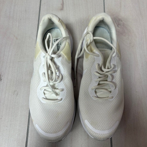 Vist Large View of Product Image Which is Used Nike Performance Shoes 11