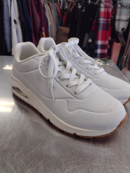 Vist Large View of Product Image Which is Used Skechers Casual Shoes 9.5