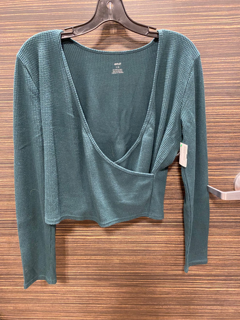 Vist Large View of Product Image Which is Used Unbranded Long Sleeve Top L-12/14