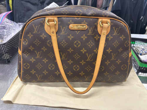 Vist Large View of Product Image Which is Used Louis Vuitton Large Leather Handbag