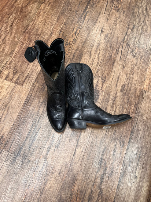 Vist Large View of Product Image Which is Used Unbranded Mens Winter Boots 9