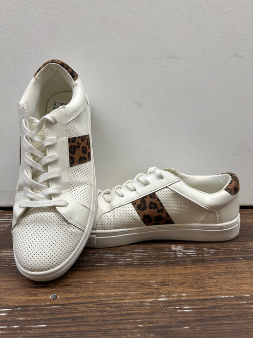 Vist Large View of Product Image Which is Used American Eagle Casual Shoes 11