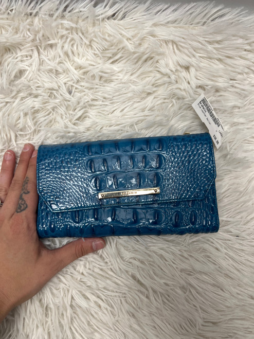 Vist Large View of Product Image Which is Used Brahmin Wallet