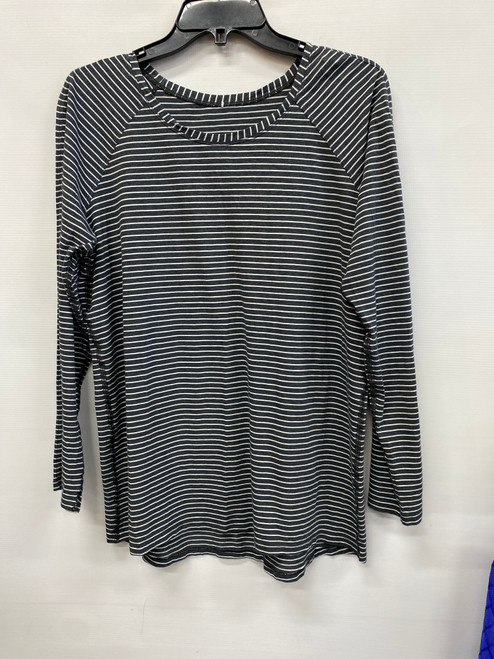 Vist Large View of Product Image Which is Used Lululemon Athletica Active Long Sleeve M-8/10