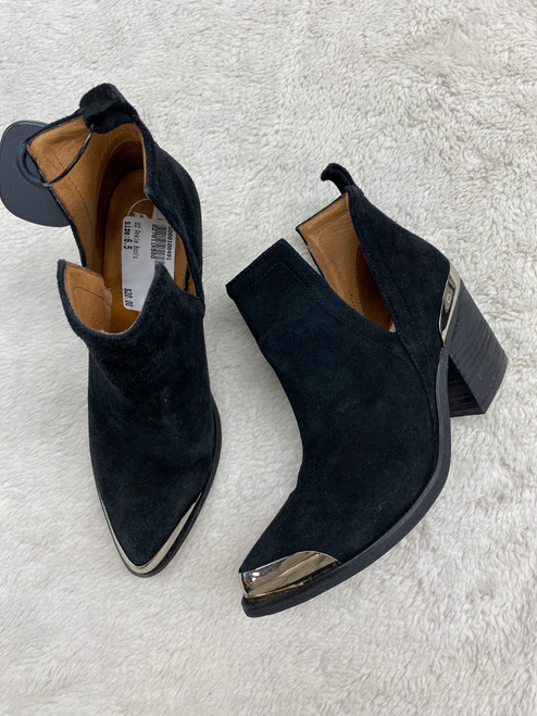 Vist Large View of Product Image Which is Used B2 Ankle Boots 6.5