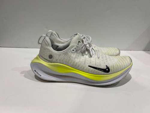 Vist Large View of Product Image Which is Used Nike Performance Shoes 10