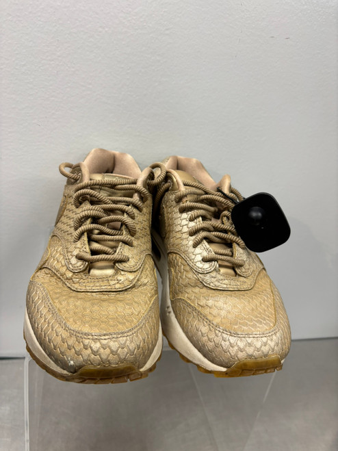 Vist Large View of Product Image Which is Used Nike Casual Shoes 7.5