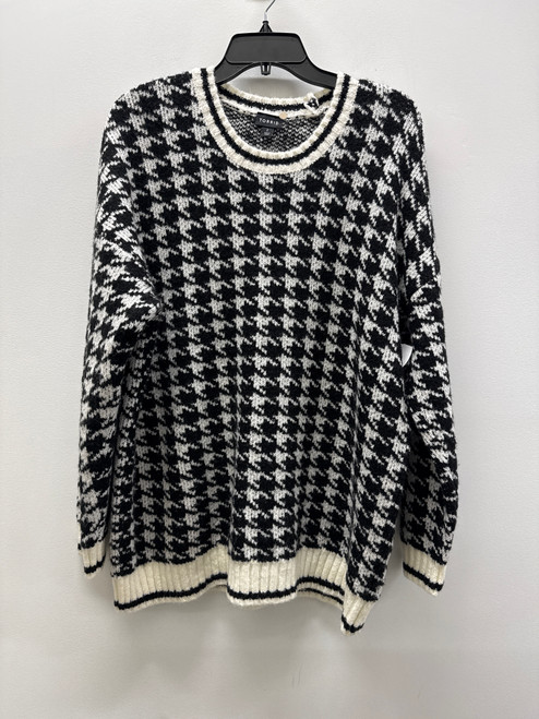 Vist Large View of Product Image Which is Used Black & White Houndstooth Torrid Heavyweight Sweater 2X-20