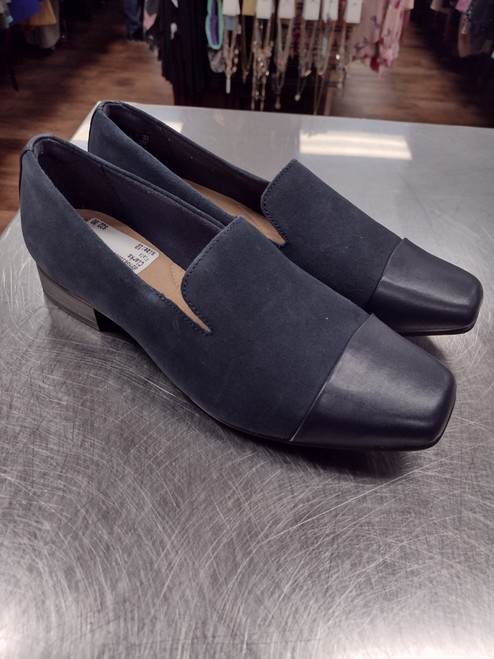 Vist Large View of Product Image Which is Used Clarks Flats 10