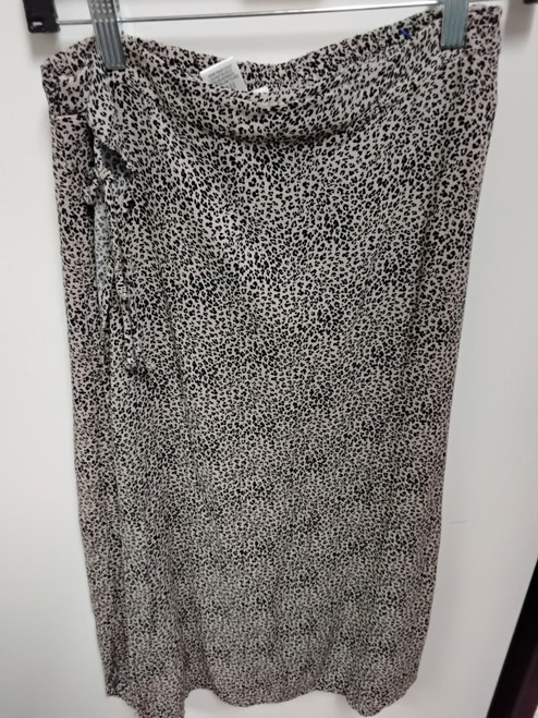 Vist Large View of Product Image Which is Used Unbranded Long Skirt L 12-14/31-32