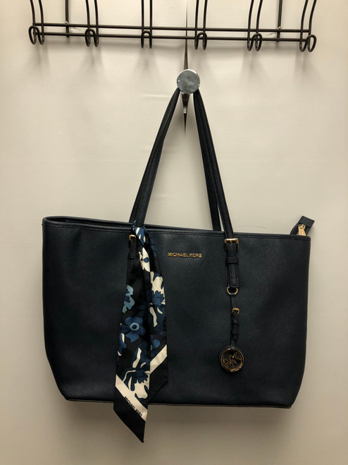 Vist Large View of Product Image Which is Used Michael Michael Kors Xlarge Leather Handbag