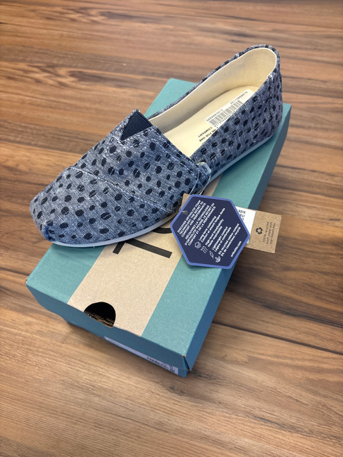 Vist Large View of Product Image Which is NWT Toms Performance Shoes 5.5