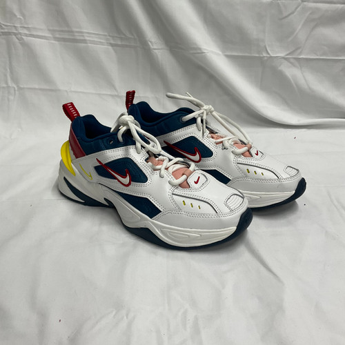 Vist Large View of Product Image Which is Used Nike Performance Shoes 8